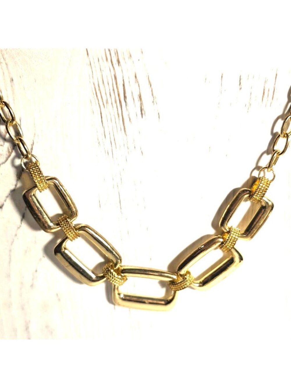 Vtg monet necklace Gold-Tone Rectangular Links classic statement office career